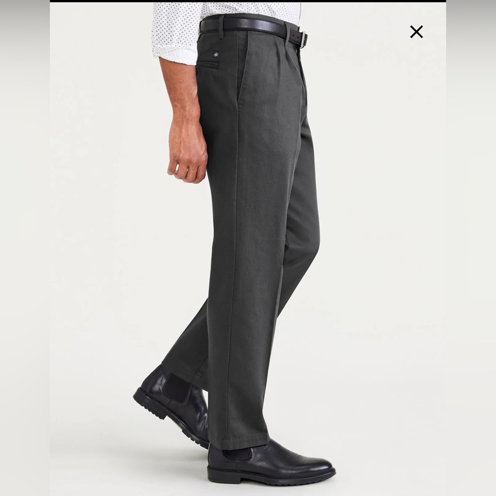 Dockers Men's Classic Pleated Gray Pants EUC